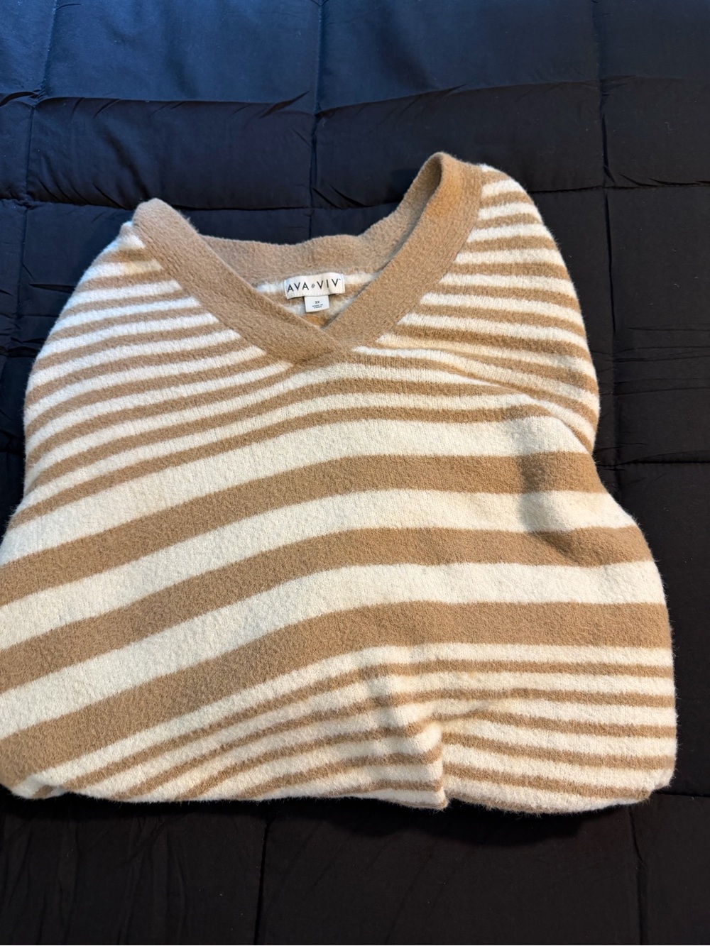 Ava & Viv Tan and Cream Striped V-Neck Sweater - Women